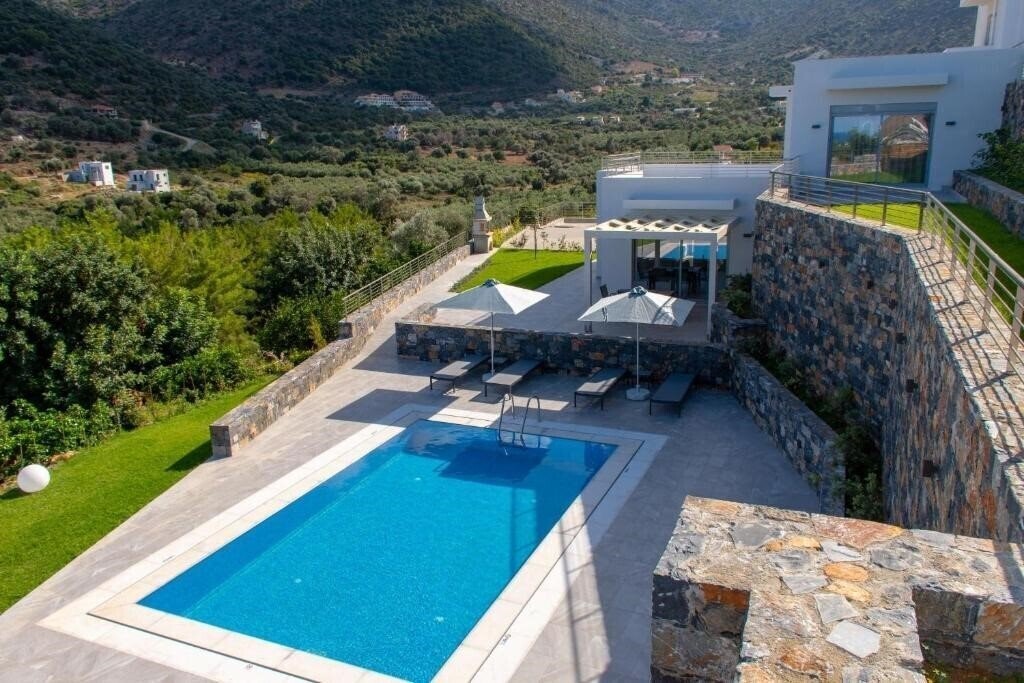 Изображение Aquamarine Villas 5*