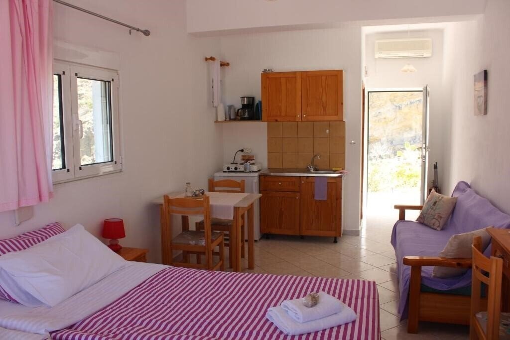 Картинка Aaron Studios Apartments 2*