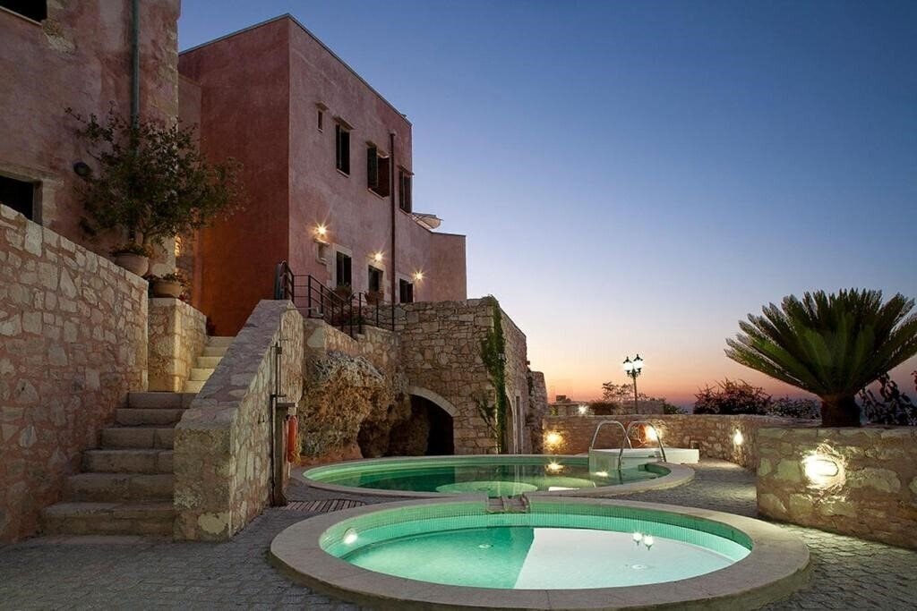 Готель Kastellos Village 4*