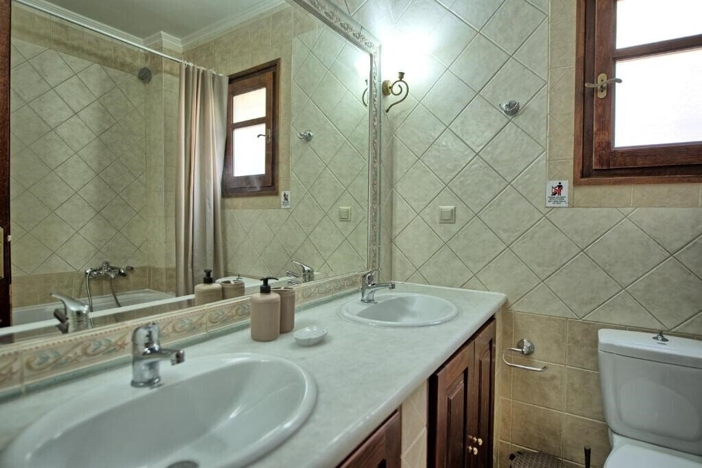 Фотографія Sevi Big 4*