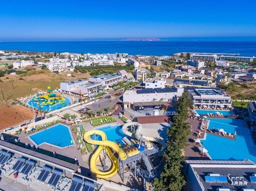 Отель Smile On The Beach By Gouves Waterpark 4*