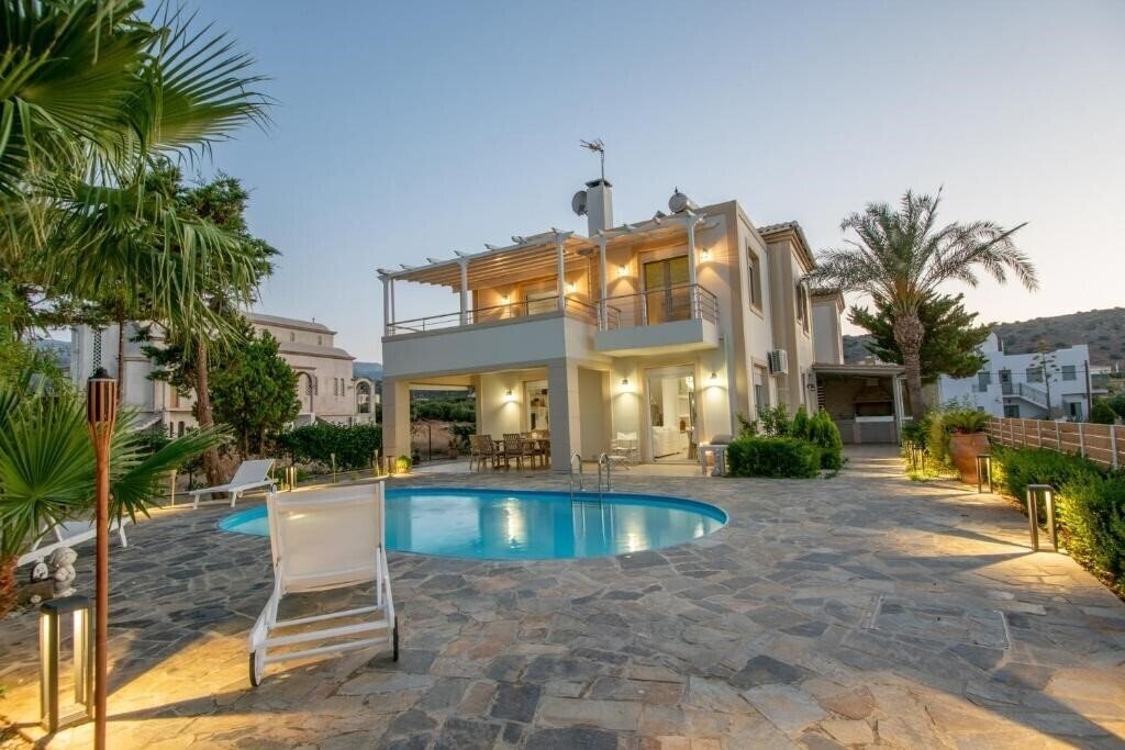 Готель Villa Helena 4*