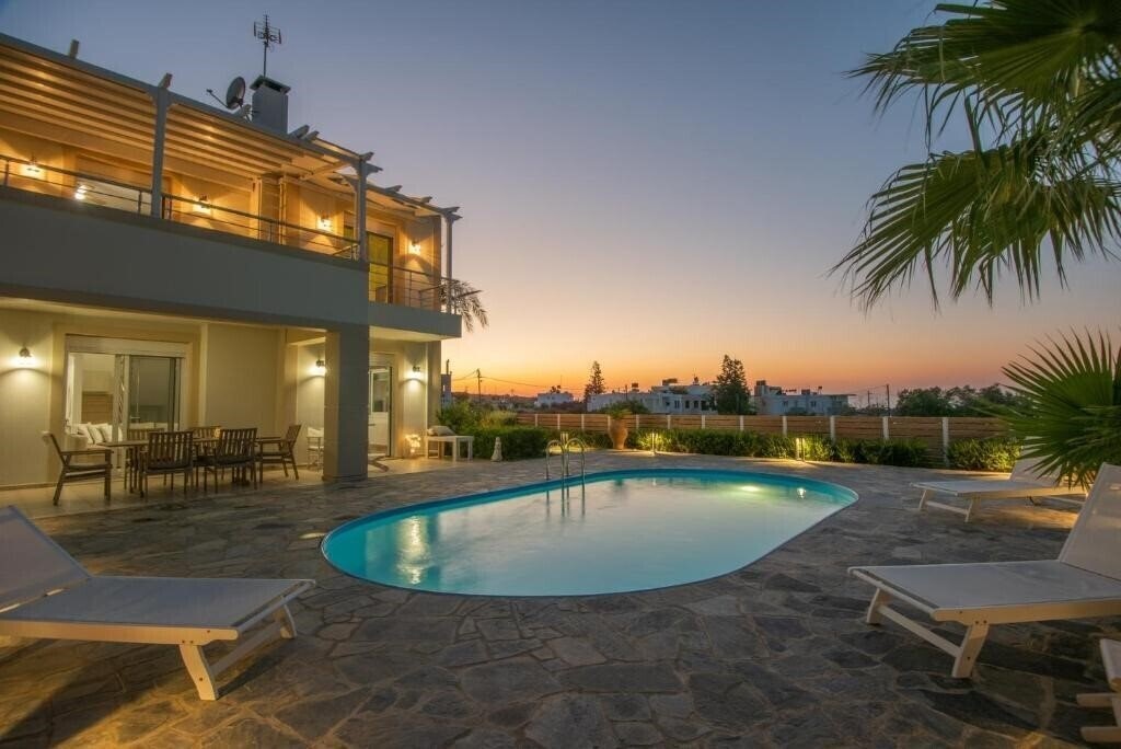 Фотографія Villa Helena 4*