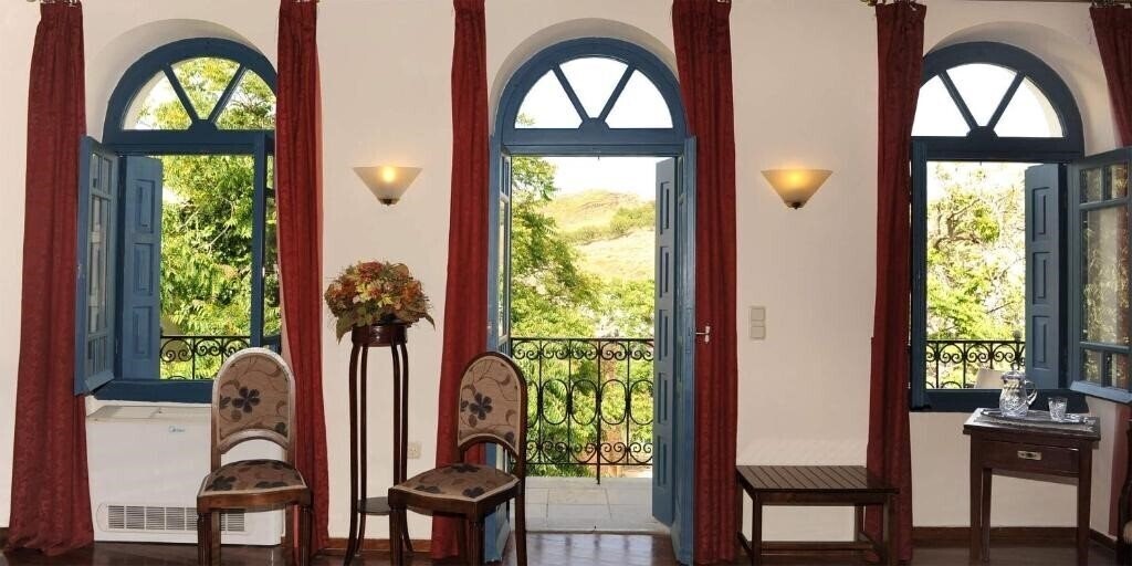 Отель Villa Kynthia 4*