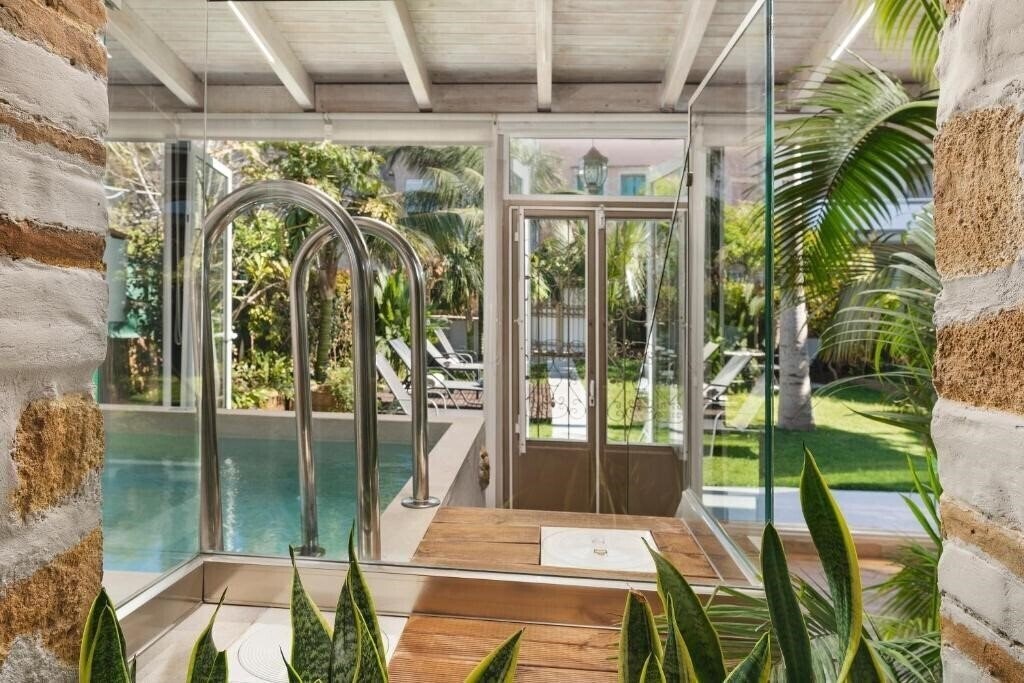 Отель Villa Splantzia 4*