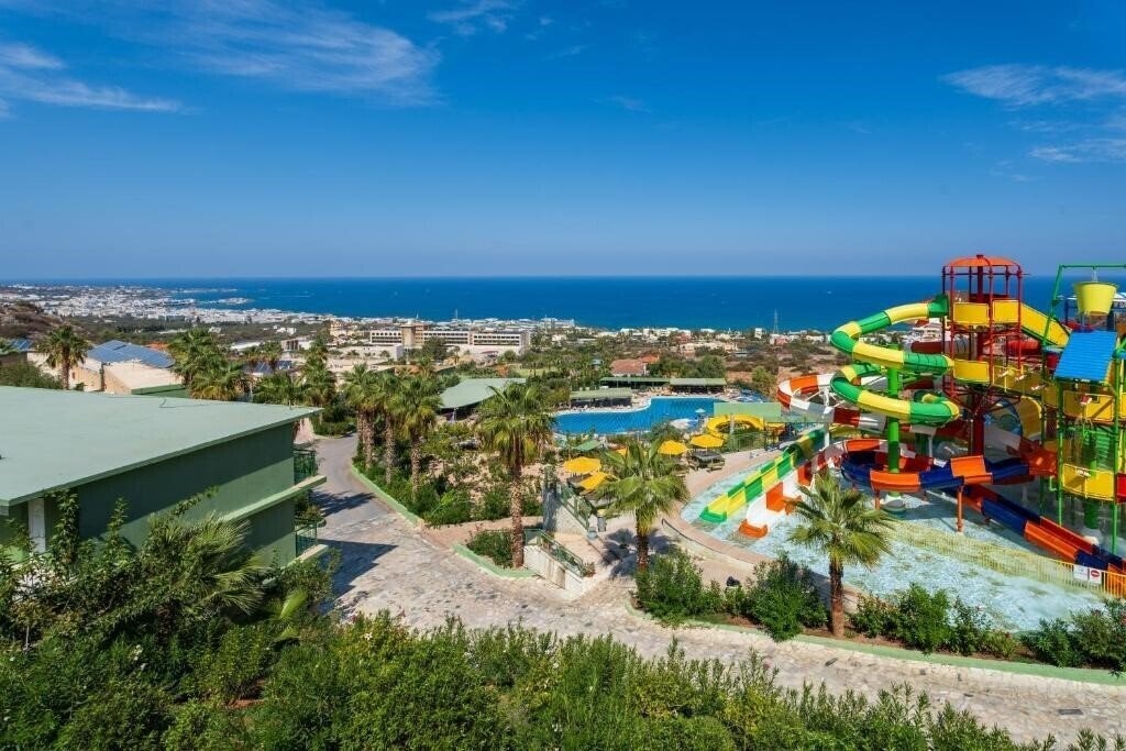 Отель Aqua Park Resort 4*