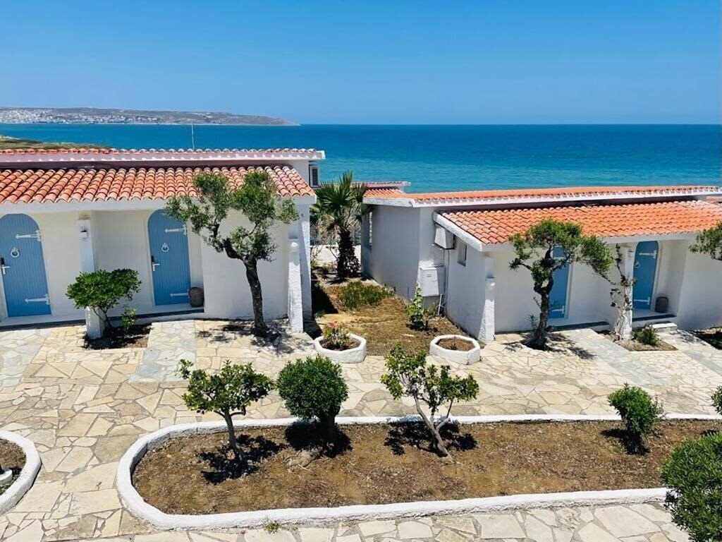 Готель Lassion Beach Hotel 3*