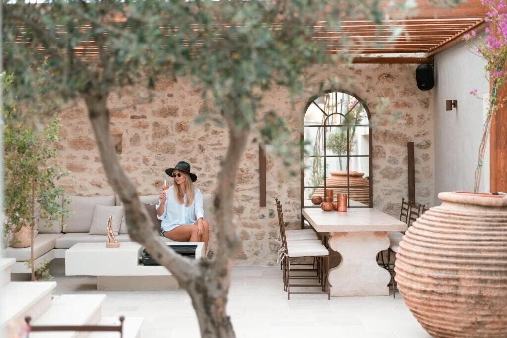 Фото Inotropes Boutique Suites Adults Only 4*