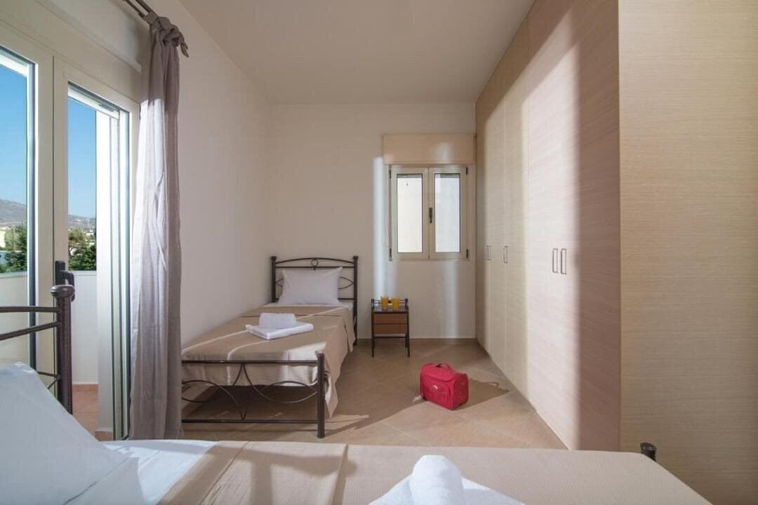 Фотографія Mikes Villa 5*