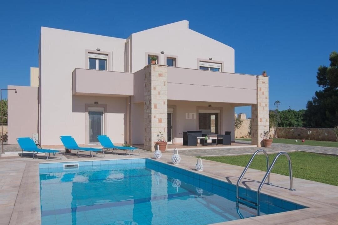 Готель Mikes Villa 5*