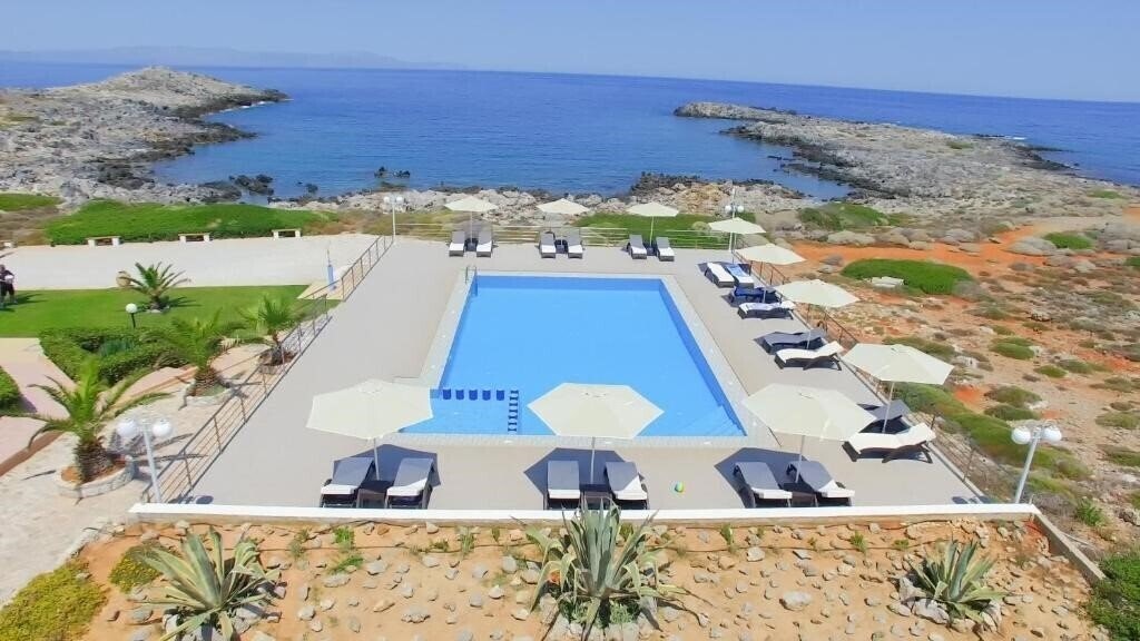 Готель Nanakis Beach Apartments 3*