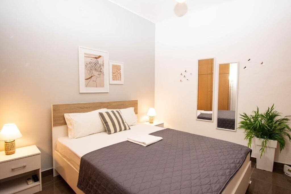 Отель Athina House Hotel 5*