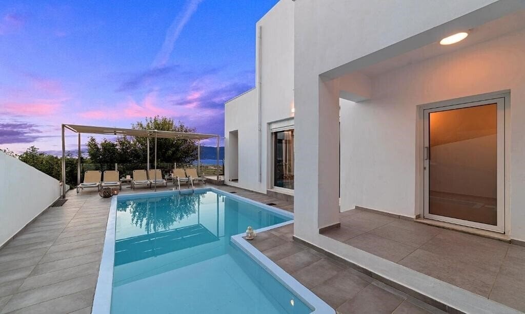 Отель Cretan Sunset Villa 3*