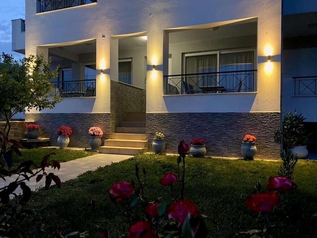 Фото Eirini & Manolis Apartments 3*