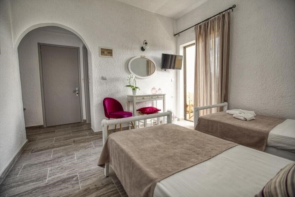 Фотографія Elounda George Studios 3*