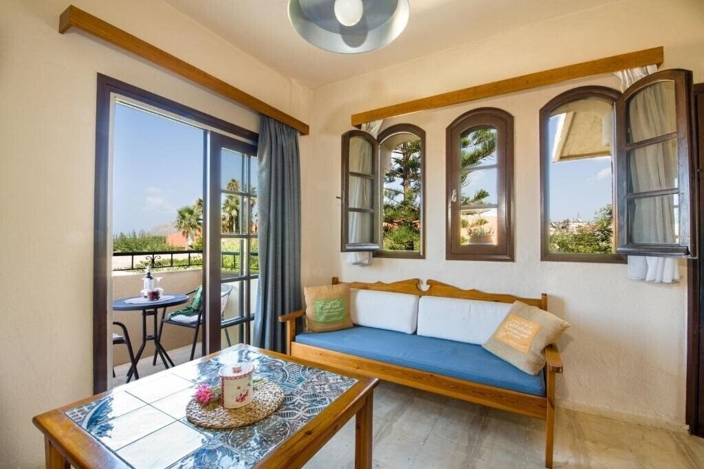 Зображення Evangelos Apartments 3*