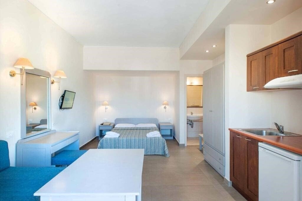 Фото Frideriki Studios & Apartments 3*