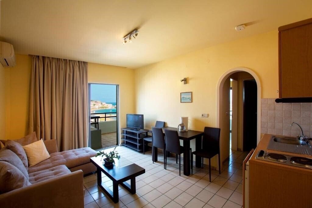 Готель Jason Hotel Apartments 3*