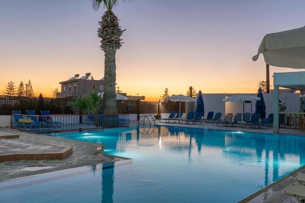 Готель Mariekelly Apartments 3*