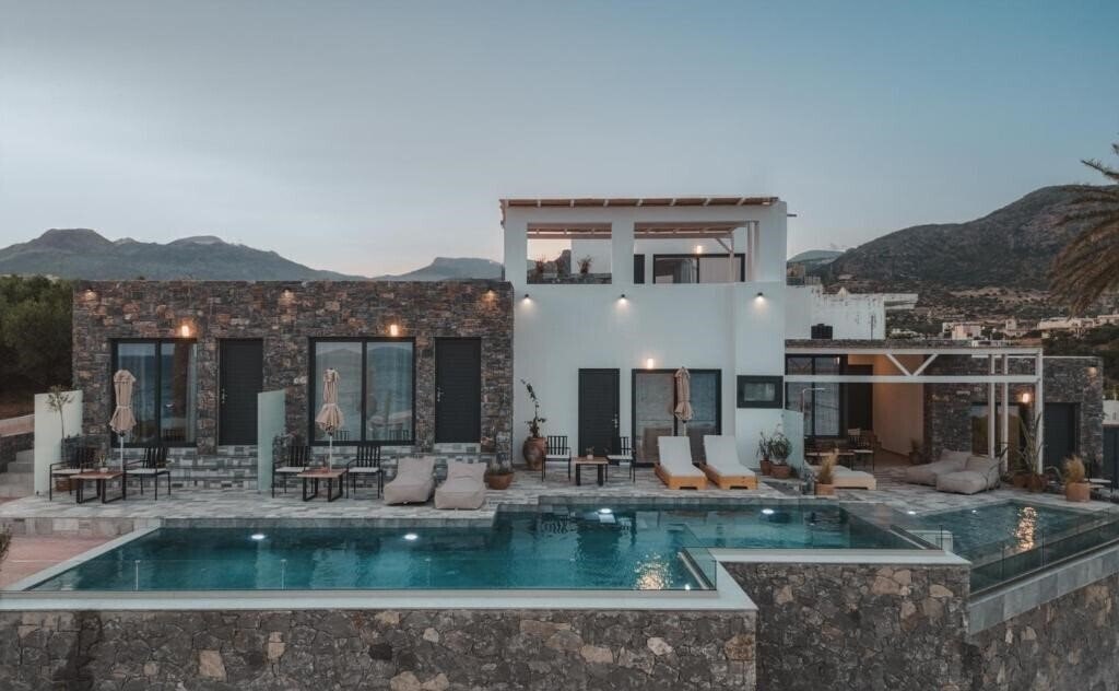 Готель Plakakia Luxury Apartments 3*