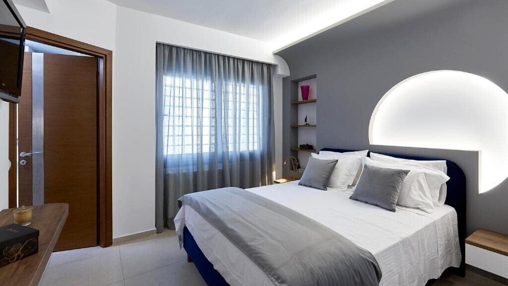 Отель Thalita Suite 3*