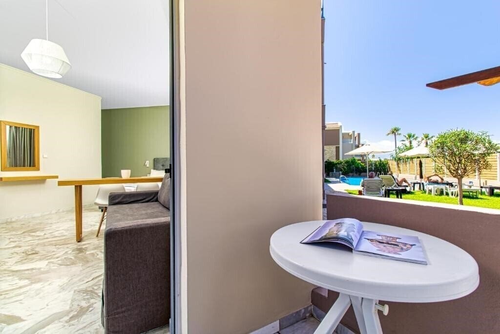 Изображение Oliva Beach 3+* 3*