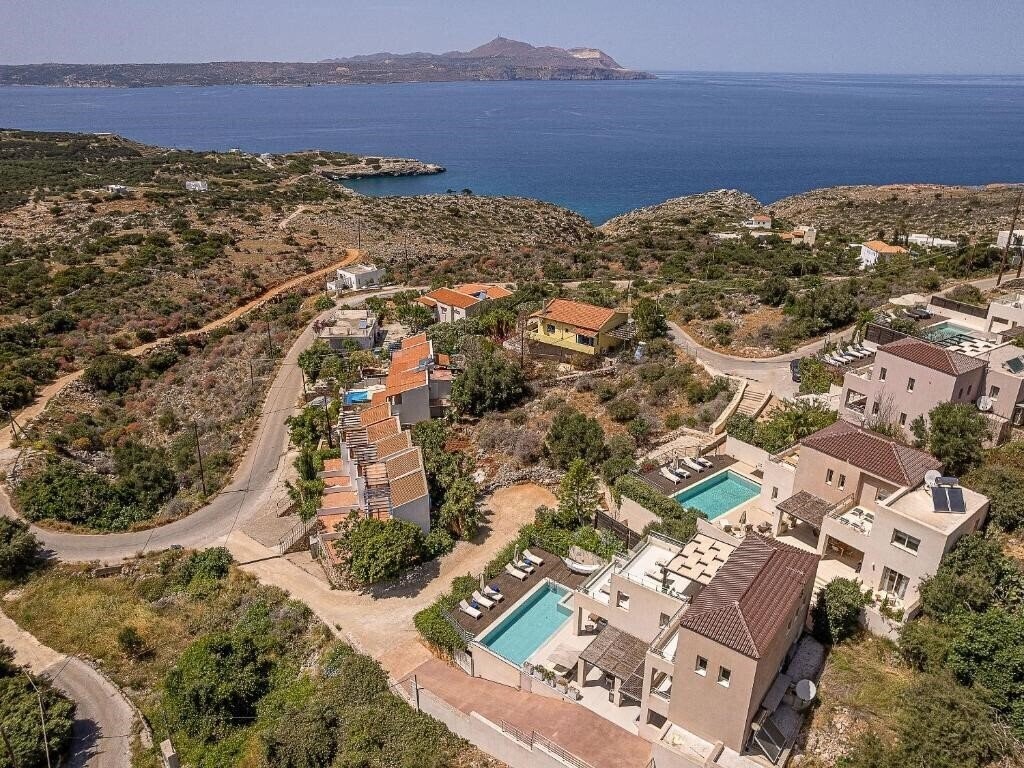 Отель Adeste Villas 4*