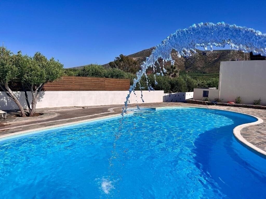 Картинка Rousolakos Apartments 4*