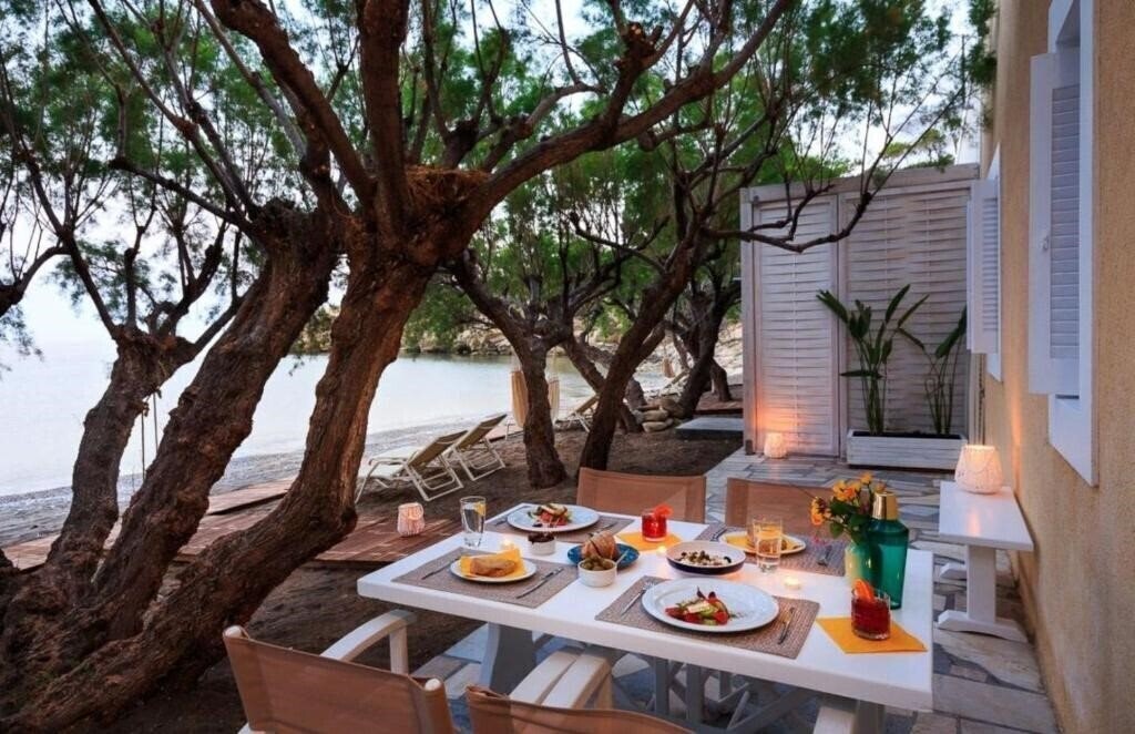 Фотографія Apothikes Seaside Private Apartments 3*