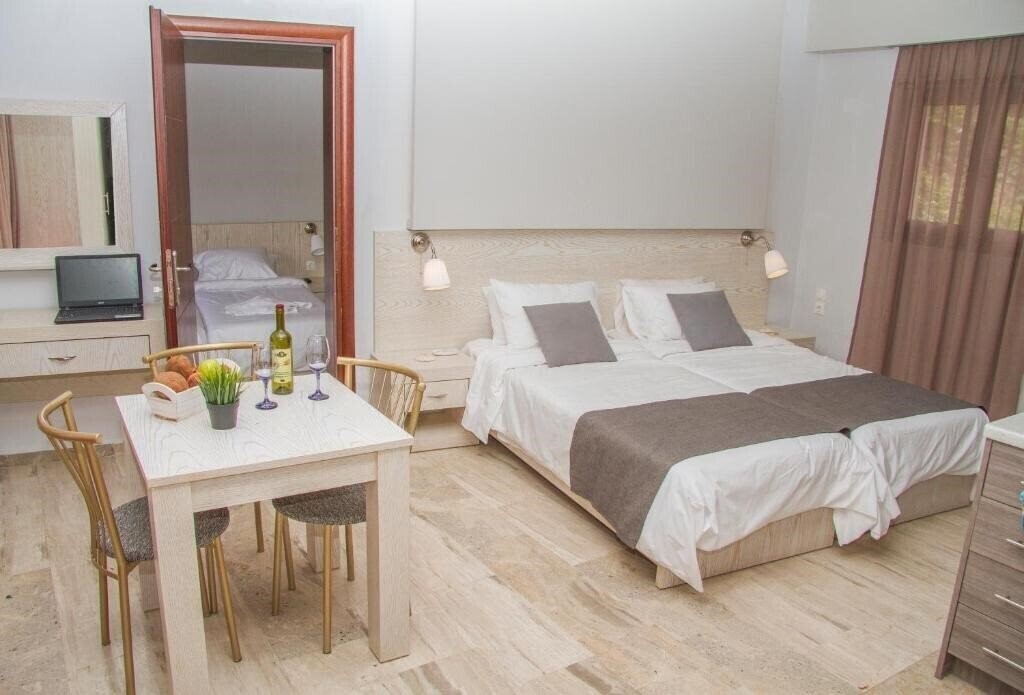 Фотографія Attalos Boutique Studios 3*