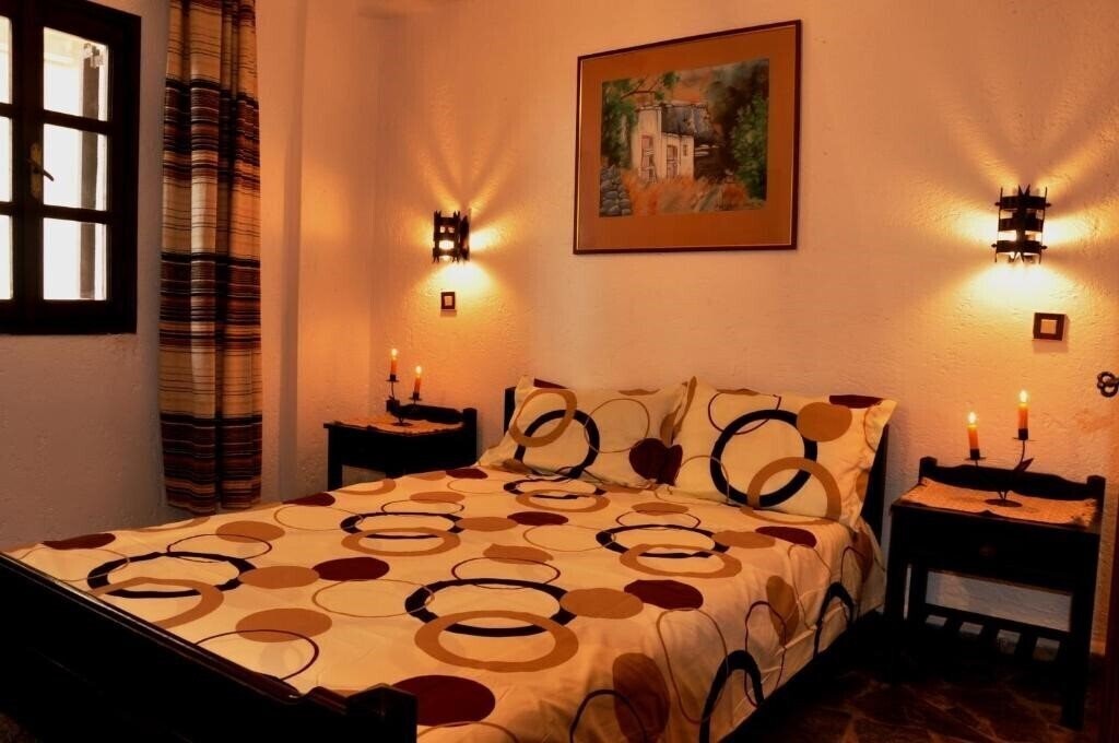 Фото Heliotrope Apartments 3*