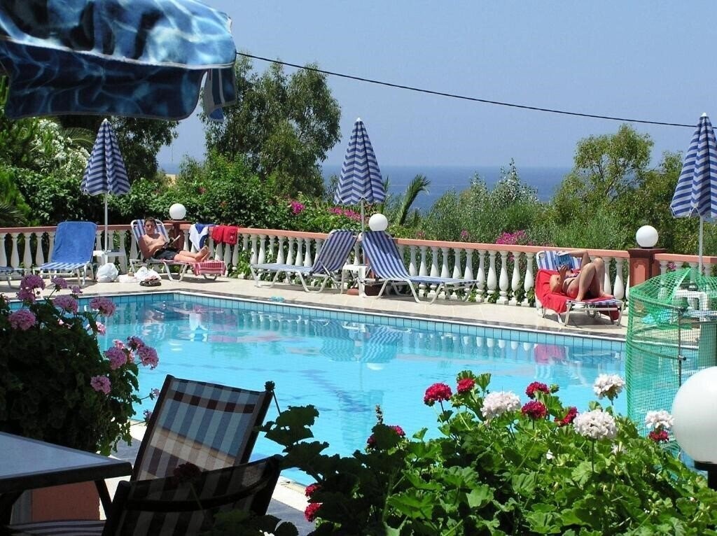 Отель Knossos Apartments 3*