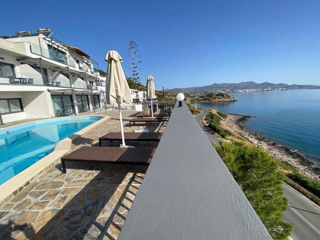 Отель Ostria Apartments 3*