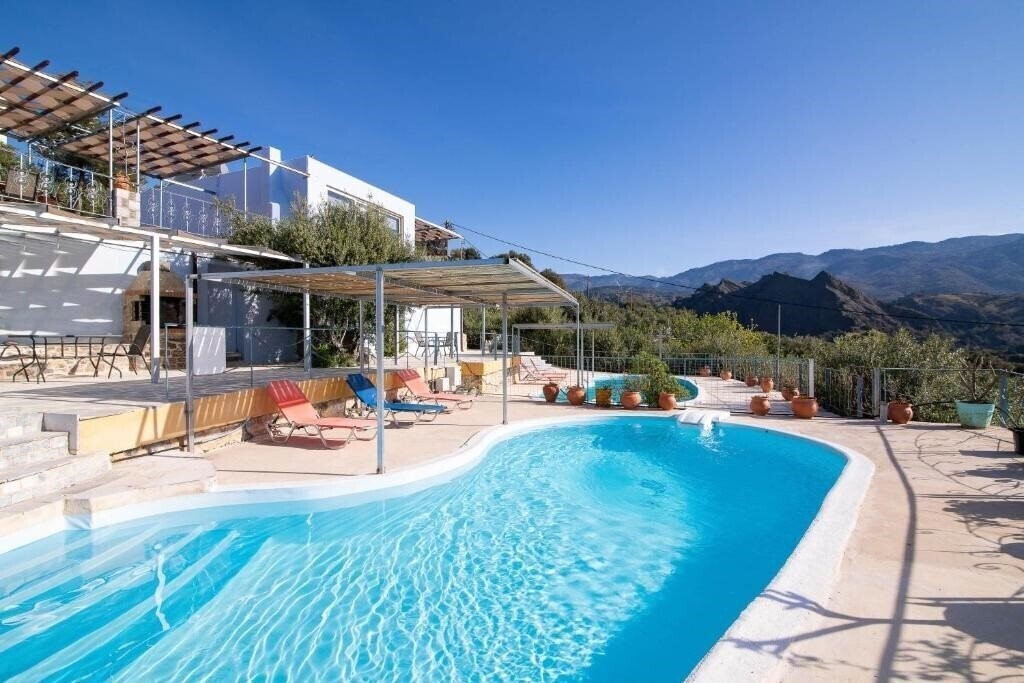 Фото Sarakinas Residences 3*