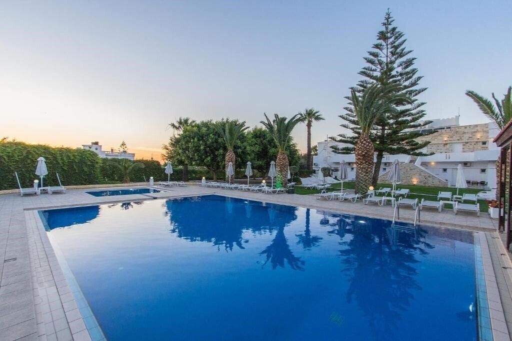 Готель Abella Hotel 3*