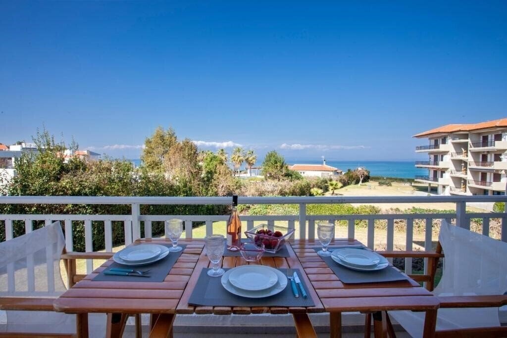 Готель Calypso Apartments 3*