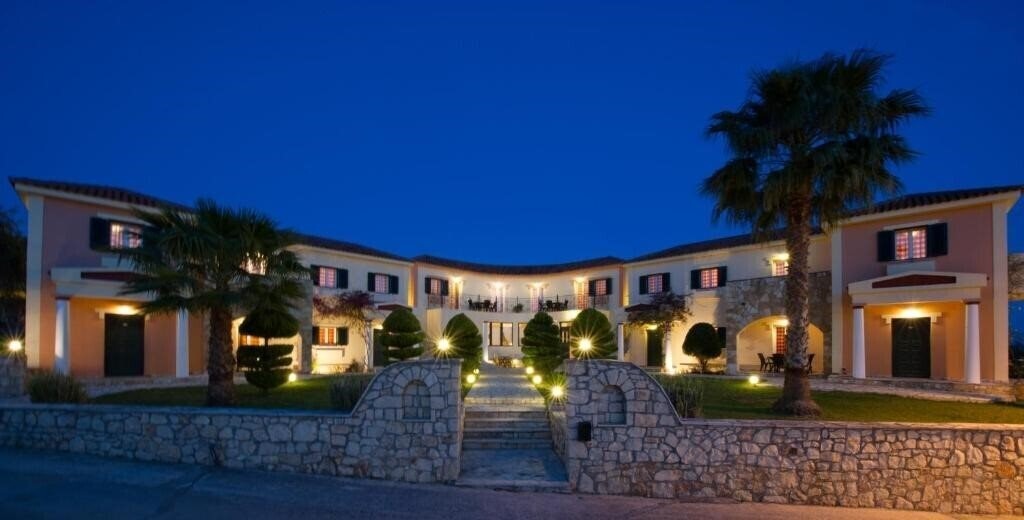 Отель Elanthi Village Apartments 2*