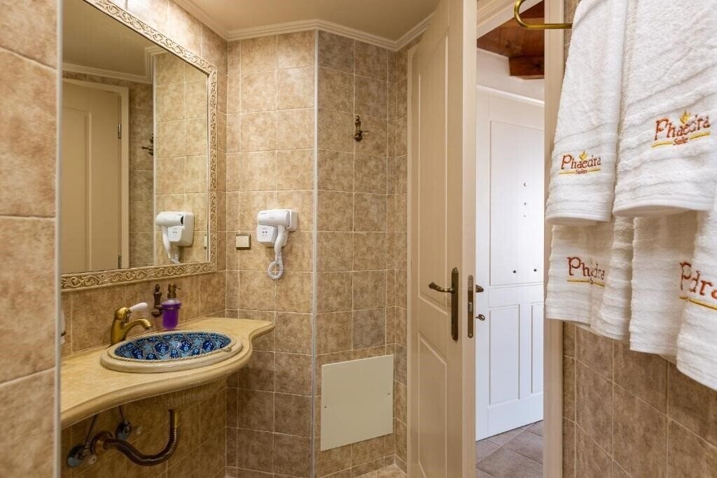 Фото Phaedra Suites 4*