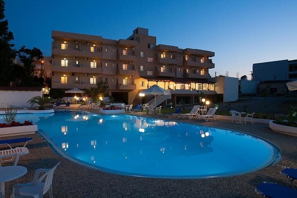 Отель Albatros Hotel (Maleme) 3*