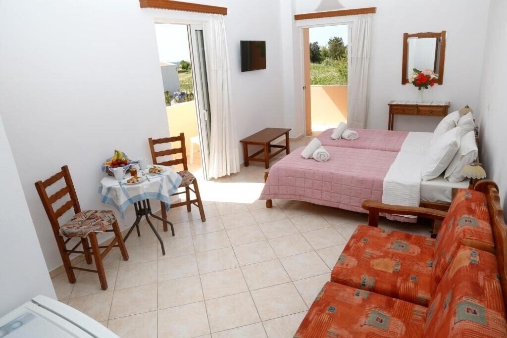Фото Athina Apartments Rethymno 3*