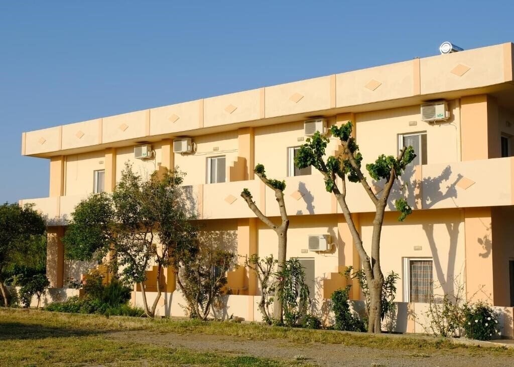 Отель Athina Apartments Rethymno 3*