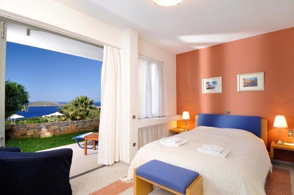 Фото Elounda Living Residences 4*