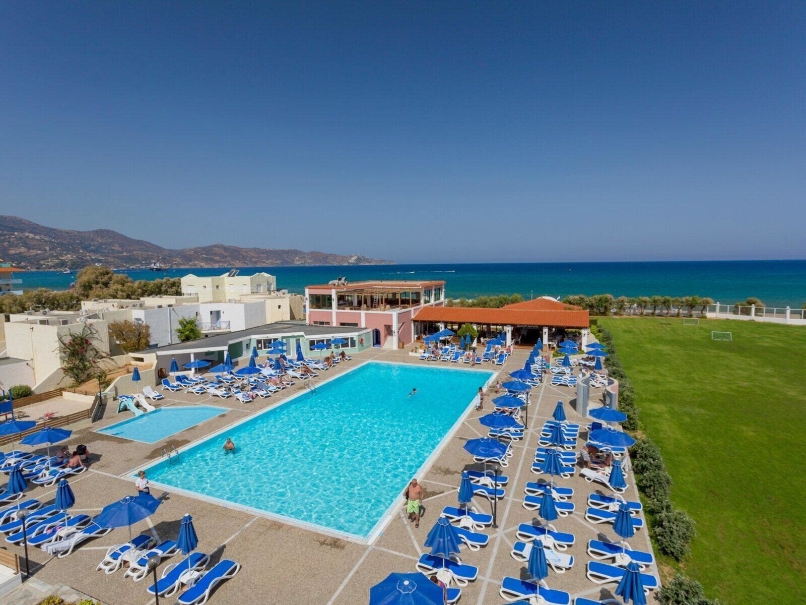 Готель Dolphin Bay Holiday Resort 4*
