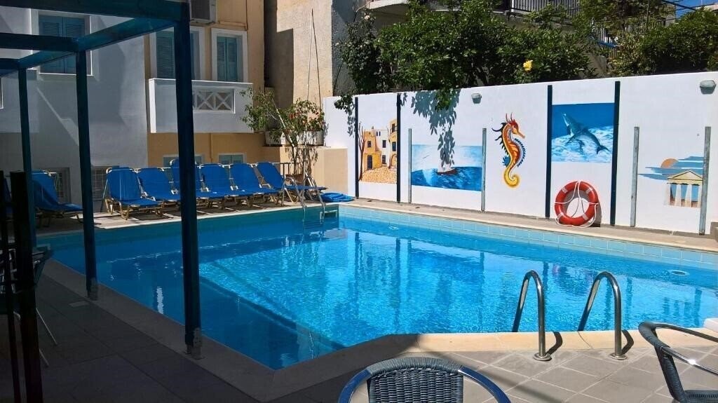 Отель Renia Apartments 3*