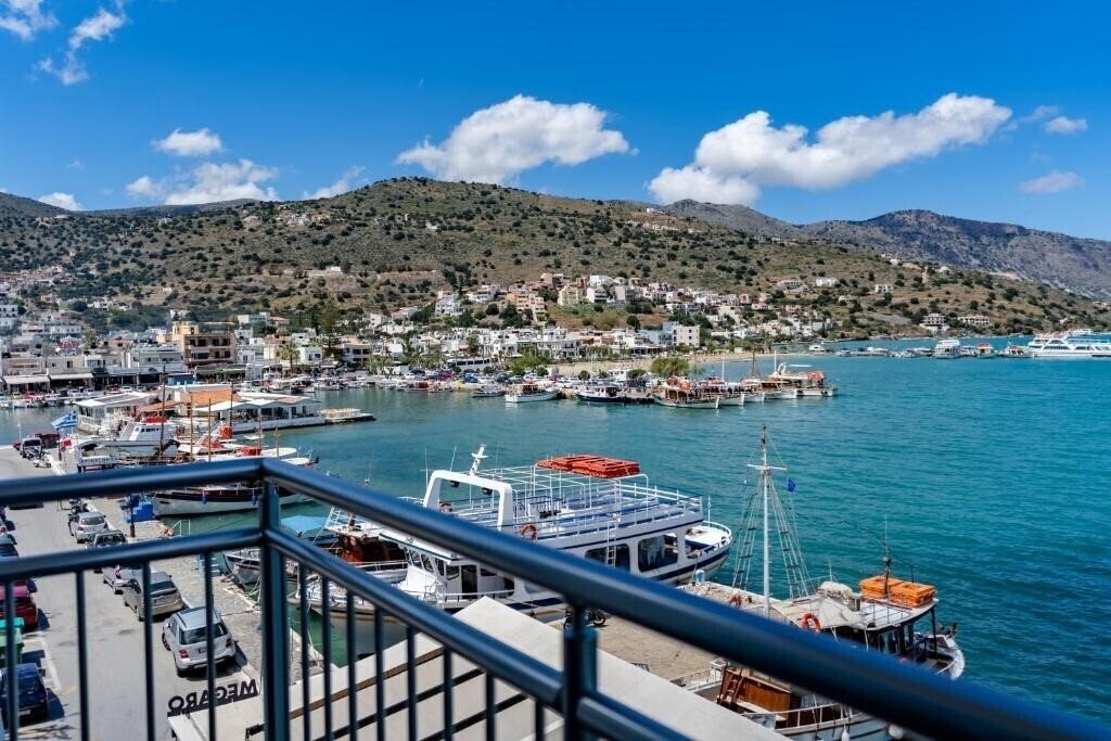 Отель Aristea Hotel 2*