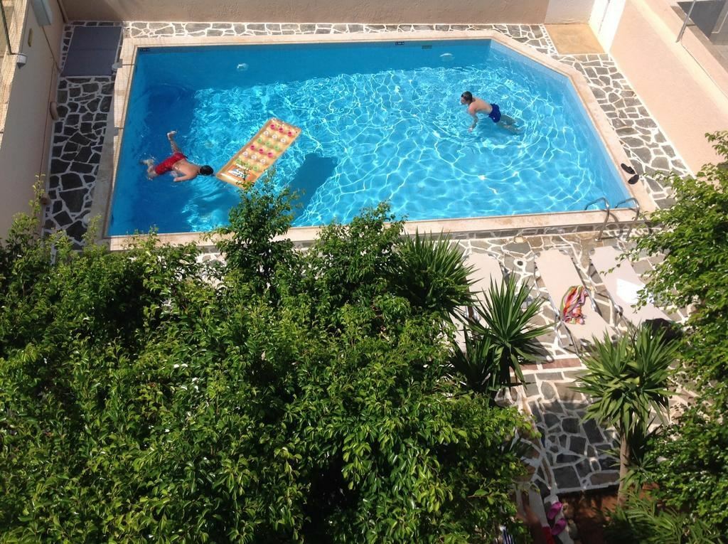 Готель Blue Island 2*