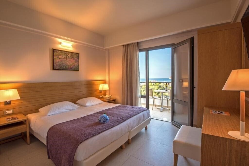Фотографія Porto Platanias Village Resort 5*