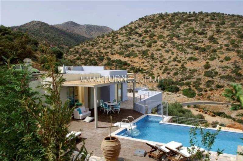 Готель Pleiades Luxurious Villas 5*