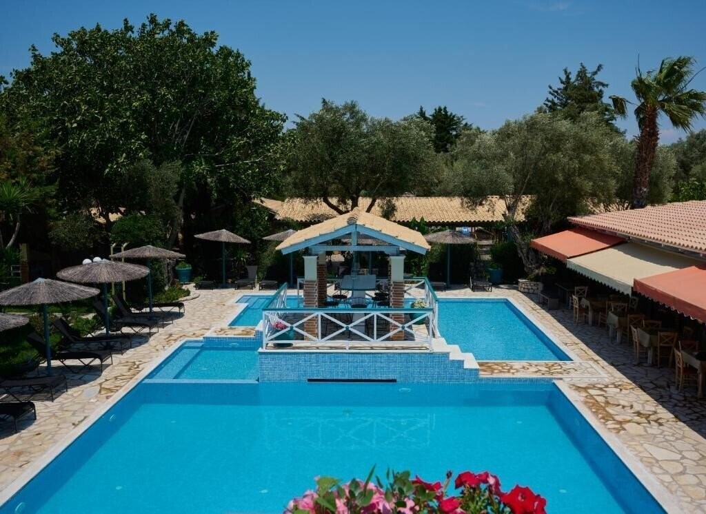 Готель Villaggio Maistro 3*