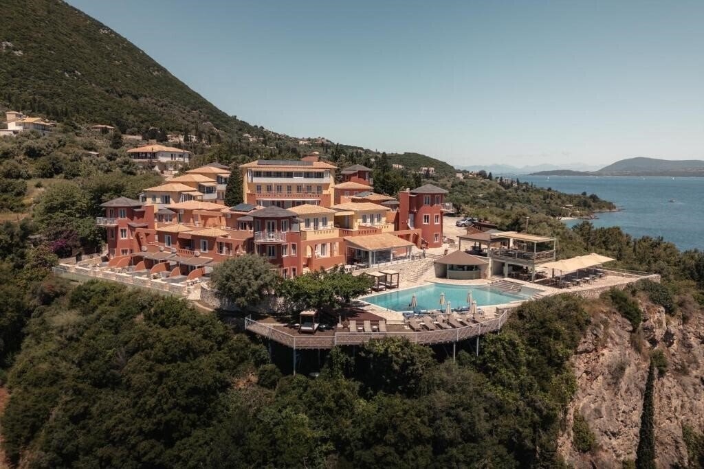 Готель Red Tower Hotel 4*